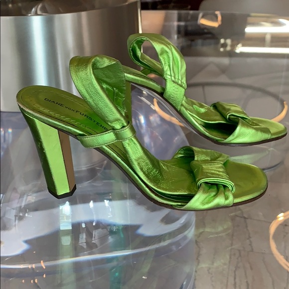 Metallic Green Heels by Diane von Furstenberg sz 7 - Picture 1 of 8
